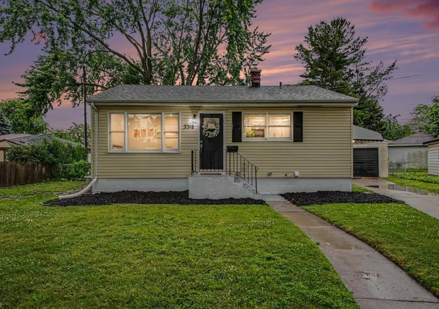 Homes for sale in Highland, IN | 3318 North Dr, Highland, IN 46322 | MLS# 840523
