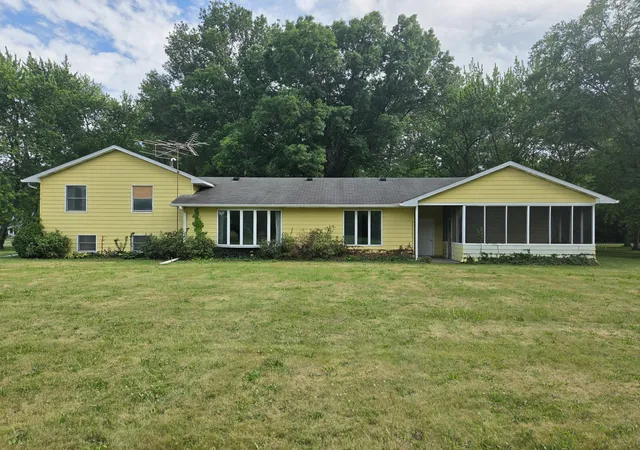 42nd image of 397 E 1300 N, Chesterton, IN 46304 | MLS# 840809