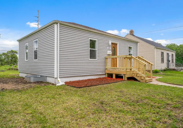 3rd image of 271 Lincoln St, Gary, IN 46402 | MLS# 841000