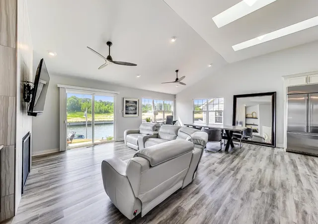 2nd image of 6143 S Dune Harbor Dr, Portage, IN 46368 | MLS# 840514