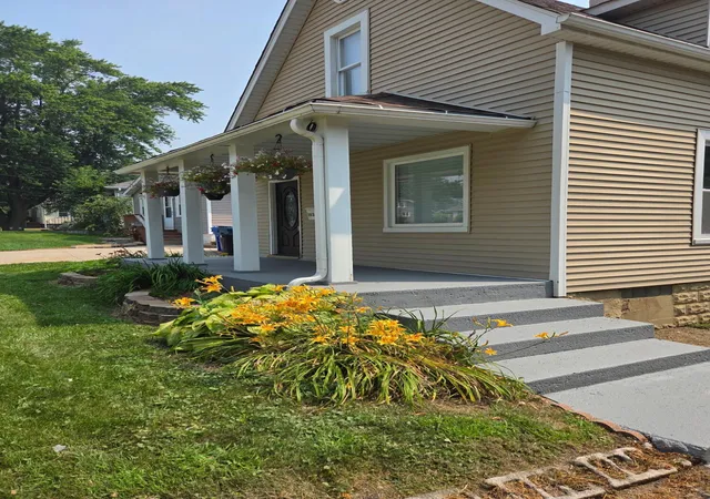 2nd image of 302 N West, Crown Point, IN 46307 | MLS# 840627