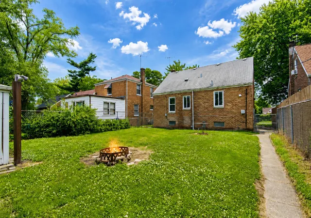4th image of 3776 Buchanan St, Gary, IN 46408 | MLS# 840654