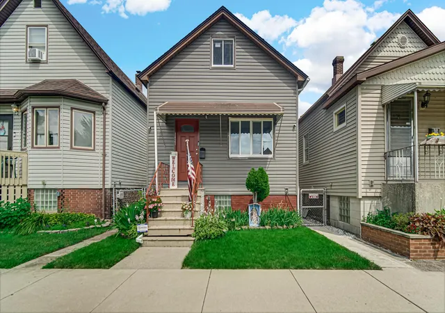 Photo 1 of Single family home for sale at 1421 Roberts Ave, Whiting, IN 46394 | MLS# 840592 | Listing updated on 2026-09-07