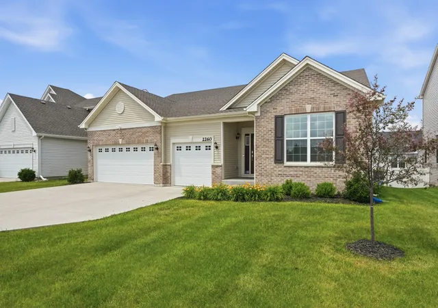 Homes for sale in Crown Point, IN | 2260 E 110th Ln, Crown Point, IN 46307 | MLS# 840611
