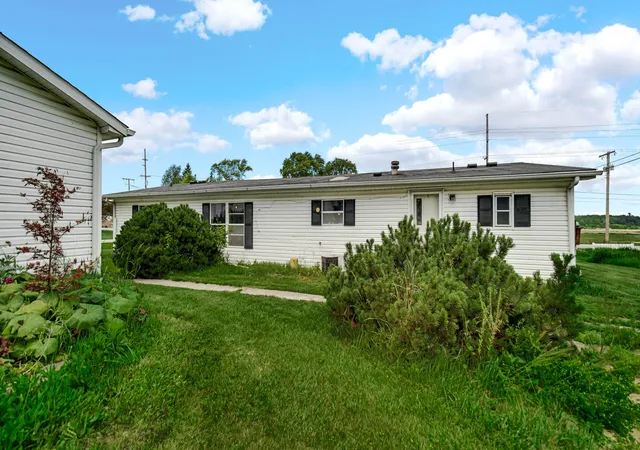 Photo 3 of Single family home for sale at 8176 W Pahs Rd, Michigan City, IN 46360 | MLS# 840615 | Listing updated on 2026-09-05