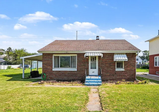 Homes for sale in La Porte, IN | 805 Division St, La Porte, IN 46350 | MLS# 840613
