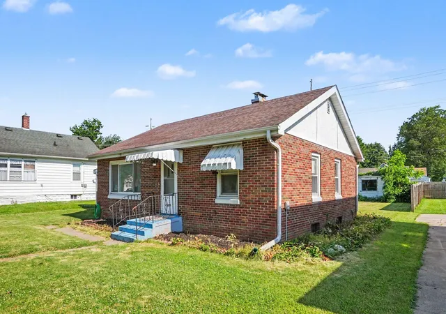 Homes for sale in La Porte, IN | 805 Division St, La Porte, IN 46350 | MLS# 840613