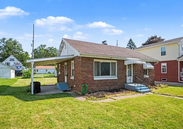 Homes for sale in La Porte, IN | 805 Division St, La Porte, IN 46350 | MLS# 840613