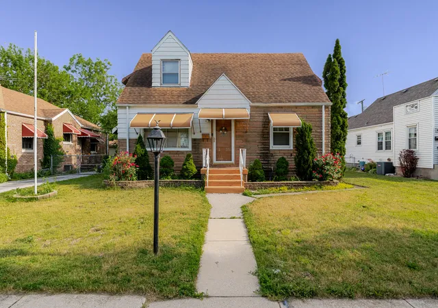 1st image of 902 173rd St, Hammond, IN 46324 | MLS# 843070
