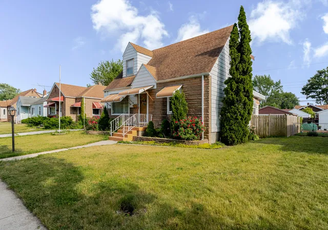 2nd image of 902 173rd St, Hammond, IN 46324 | MLS# 843070