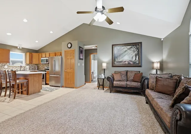 Homes for sale in De Motte, IN | 1726 Elderberry Cir, De Motte, IN 46310 | MLS# 840670
