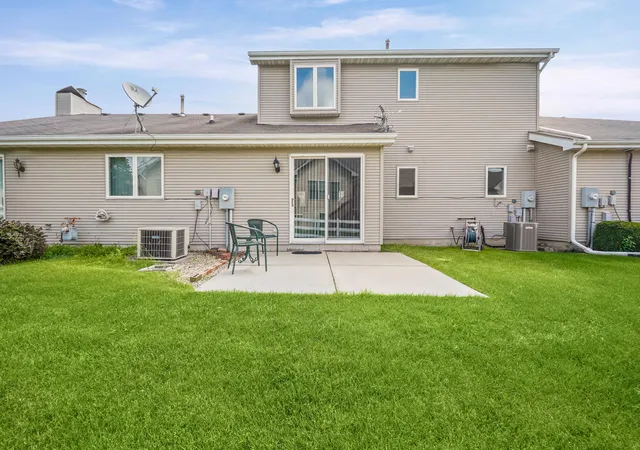 Homes for sale in Schererville, IN | 2315 Deerpath Dr W, Schererville, IN 46375 | MLS# 840756