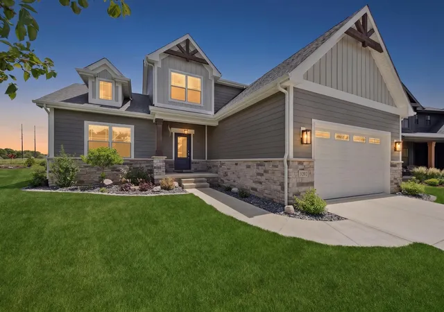2nd image of 3202 Forestside Ln, Valparaiso, IN 46385 | MLS# 840770