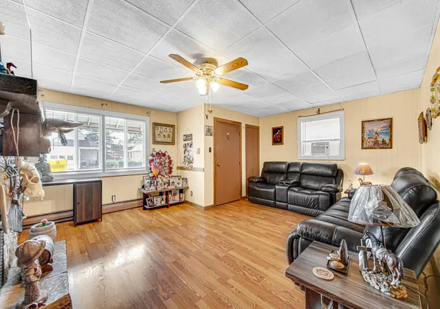 Homes for sale in Whiting, IN | 1421 Roberts Ave, Whiting, IN 46394 | MLS# 840673