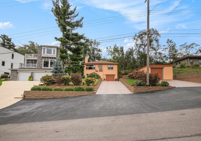 3rd image of 101 Shore Dr, Portage, IN 46368 | MLS# 840696