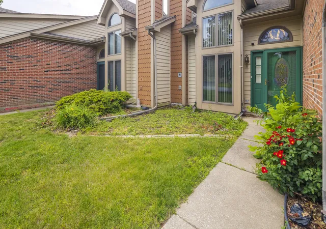 Photo 3 of Townhouse for sale at 1494 Lake St, Hobart, IN 46342 | MLS# 840831 | Listing updated on 2026-10-03