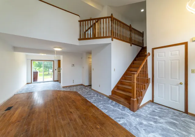 Photo 4 of Townhouse for sale at 1494 Lake St, Hobart, IN 46342 | MLS# 840831 | Listing updated on 2026-10-03