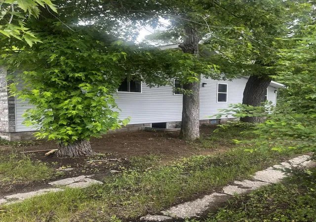 Photo 3 of Sale Pending at 321 W 41st Avenue, Gary, IN 46408 | MLS# 840832 | Listing updated on 2026-07-20