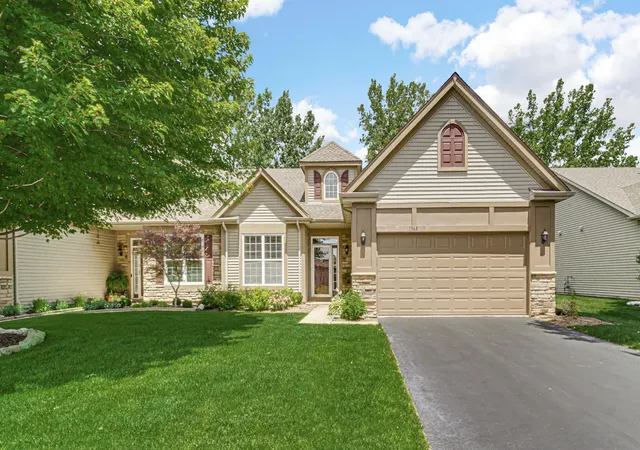 Homes for sale in Schererville, IN | 1368 Mackinaw Pl, Schererville, IN 46375 | MLS# 840769