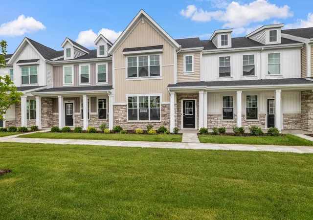 Photo 3 of Townhouse for sale at 13071 Carolina St, Crown Point, IN 46307 | MLS# 840746 | Listing updated on 2026-10-02