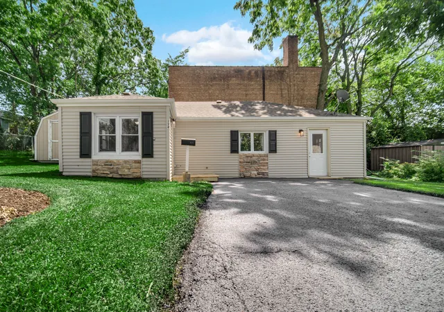 1st image of 134 Halstead St, Lowell, IN 46356 | MLS# 842002