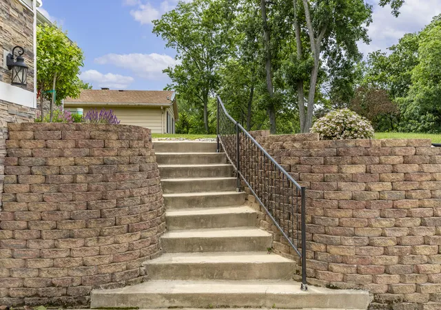 4th image of 2352 Four Seasons Pkwy, Crown Point, IN 46307 | MLS# 840776