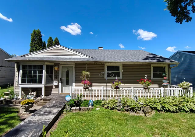 1st image of 140 N Guyer St, Hobart, IN 46342 | MLS# 840729