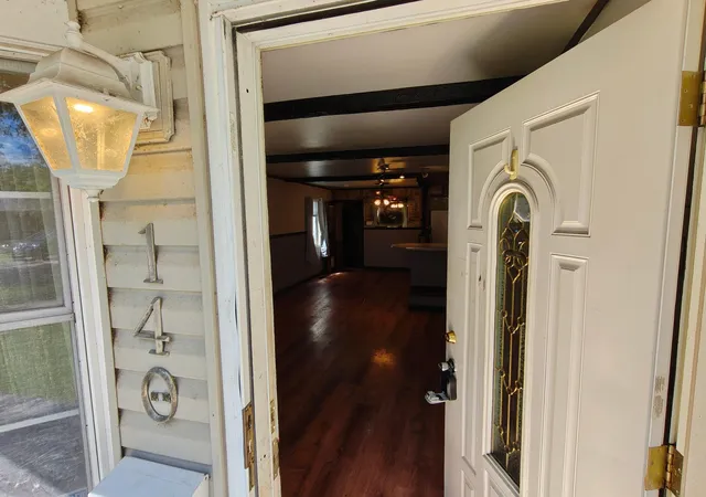 4th image of 140 N Guyer St, Hobart, IN 46342 | MLS# 840729