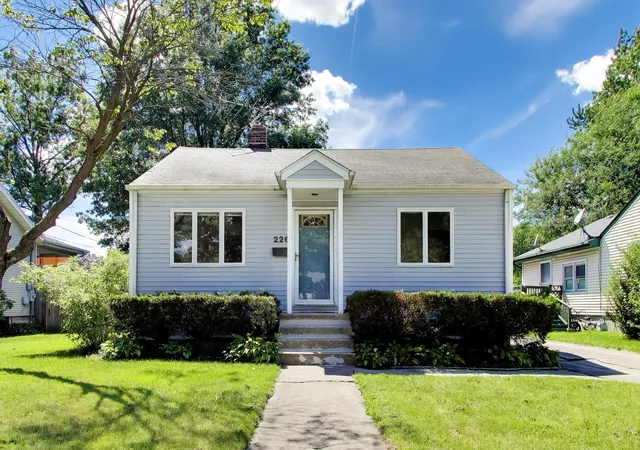 Homes for sale in Griffith, IN | 226 N Jay St, Griffith, IN 46319 | MLS# 840941