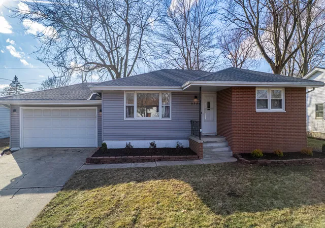 Photo 3 of Single family home for sale at 9380 Mckinley St, Crown Point, IN 46307 | MLS# 840723 | Listing updated on 2026-09-04