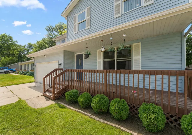 Photo 2 of Single family home for sale at 1318 Whippoorwill Rd, Valparaiso, IN 46383 | MLS# 840904 | Listing updated on 2026-08-28