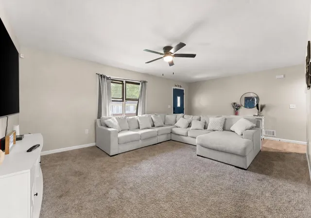 Photo 3 of Single family home for sale at 1318 Whippoorwill Rd, Valparaiso, IN 46383 | MLS# 840904 | Listing updated on 2026-08-28