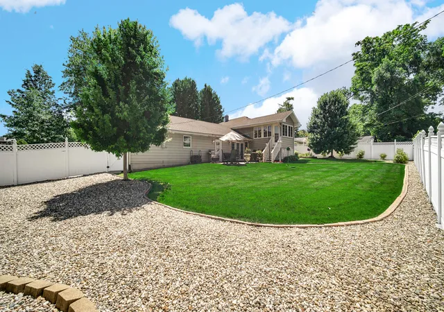 Homes for sale in Lake Station, IN | 2266 Parke St, Lake Station, IN 46405 | MLS# 841206