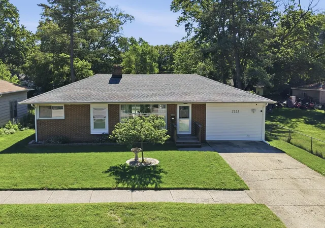 Homes for sale in Lake Station, IN | 2325 Vigo St, Lake Station, IN 46405 | MLS# 840757