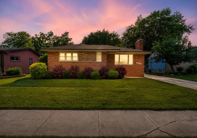 2nd image of 8040 Jefferson Ave, Munster, IN 46321 | MLS# 840767