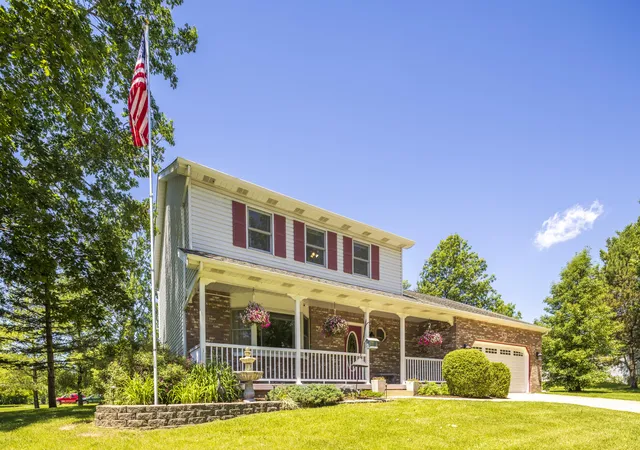 Homes for sale in Valparaiso, IN | 552 N 250 W, Valparaiso, IN 46385 | MLS# 840862