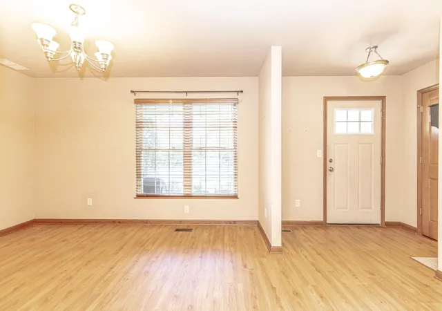 Photo 4 of Single family home for sale at 1370 Danvers Pkwy, Valparaiso, IN 46385 | MLS# 840772 | Listing updated on 2026-10-04