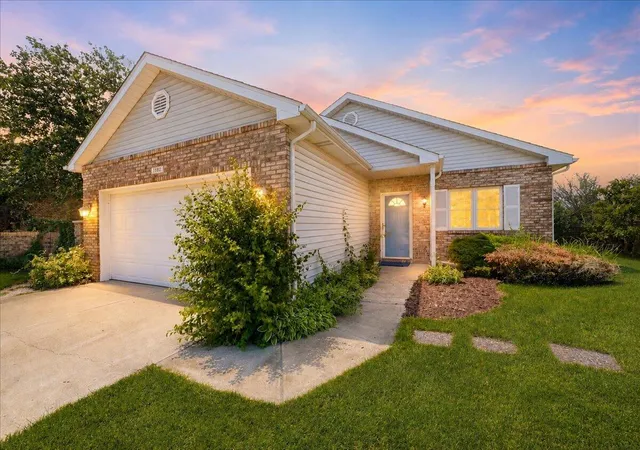 1st image of 1582 Lilac Ct, Hobart, IN 46342 | MLS# 841054