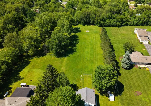 35th image of 81 E Division Rd, Valparaiso, IN 46383 | MLS# 840956