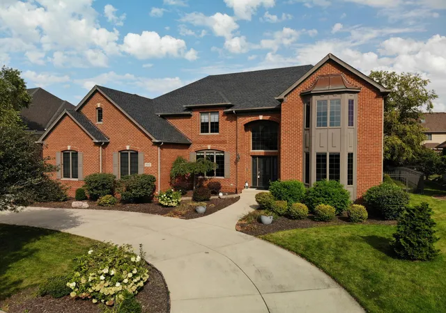 Single family home for sale at 9937 Tanglewood Ct, Munster, IN 46321 | MLS# 840980