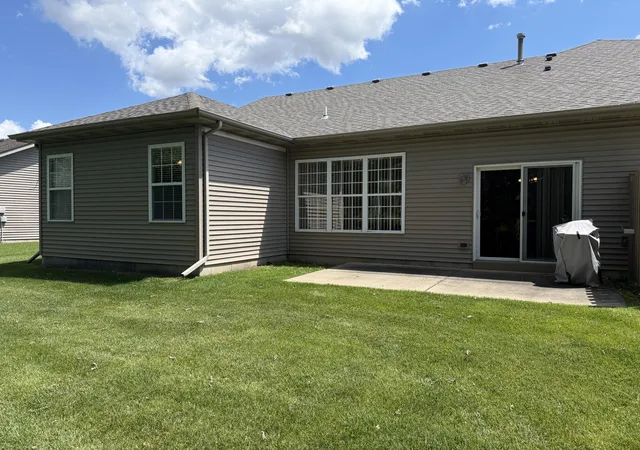Homes for sale in Schererville, IN | 1468 Mackinaw Pl, Schererville, IN 46375 | MLS# 840886