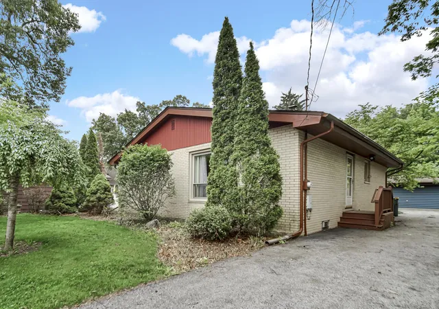 1st image of 1634 Wilson St, Munster, IN 46321 | MLS# 840914