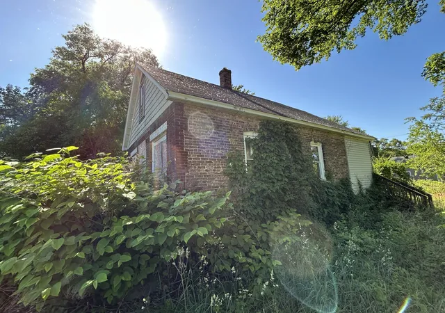 1st image of 305 E 41st Ave, Gary, IN 46409 | MLS# 840882