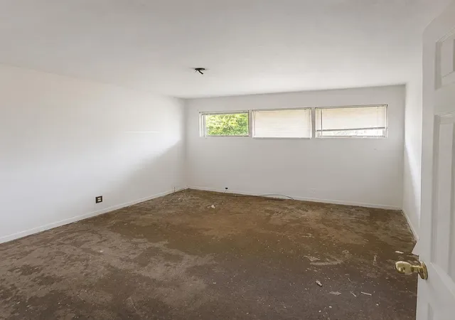 Photo 4 of Single family home for sale at 1273 New Jersey St, Gary, IN 46403 | MLS# 840855 | Listing updated on 2026-06-18