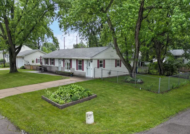 Homes for sale in Michigan City, IN | 238 Walnut St, Michigan City, IN 46360 | MLS# 840877