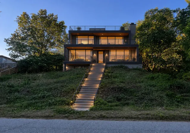 3rd image of 8724 Oak Ave, Gary, IN 46403 | MLS# 840930