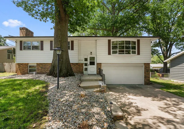 2nd image of 3133 Cleveland Ave, Michigan City, IN 46360 | MLS# 840879