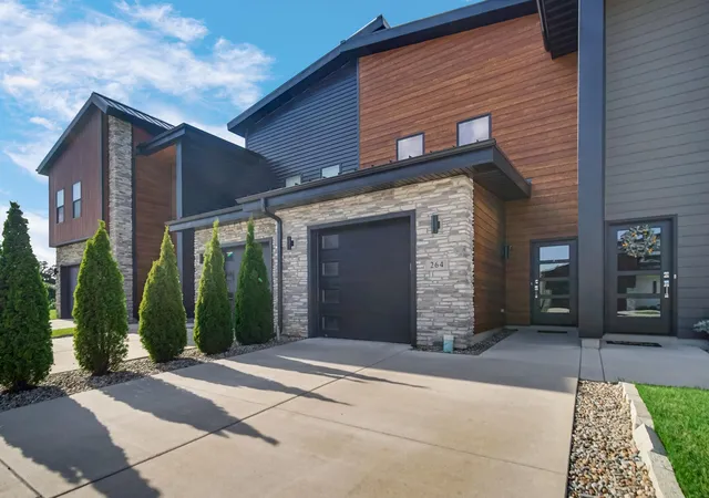 Photo 3 of Townhouse for sale at 264 Nomo Pl, Crown Point, IN 46307 | MLS# 840960 | Listing updated on 2026-07-27