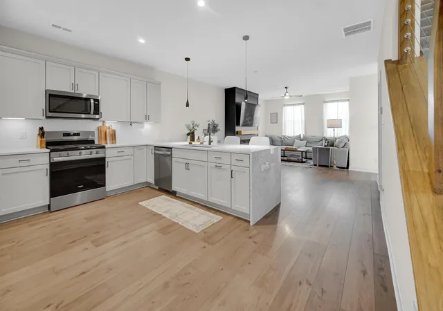 Photo 4 of Townhouse for sale at 264 Nomo Pl, Crown Point, IN 46307 | MLS# 840960 | Listing updated on 2026-10-08