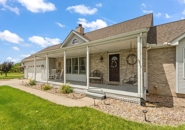 3rd image of 1790 W 134Th Ct, Crown Point, IN 46307 | MLS# 840902